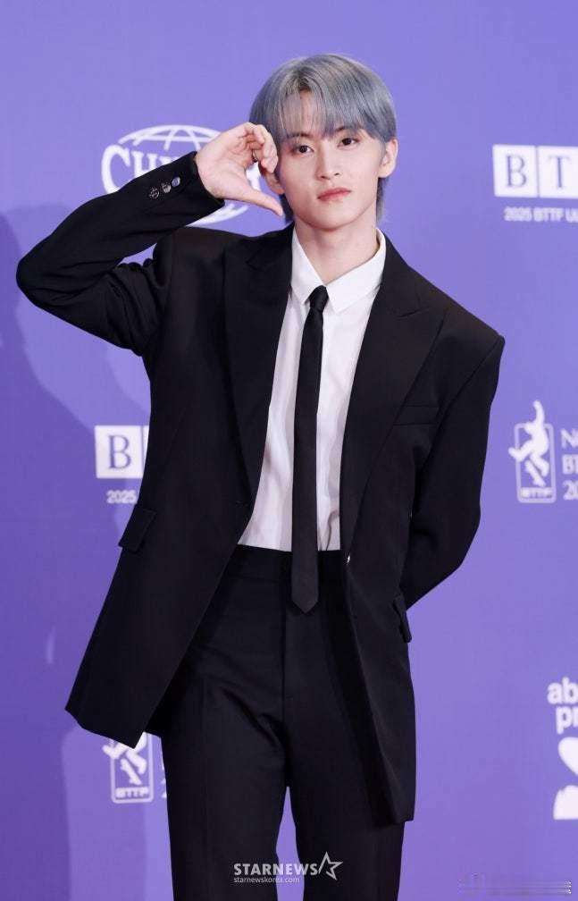NCT马克捐款1亿韩元 韩男团NCT成员马克向希望桥全国救灾协会捐赠1亿韩元，助