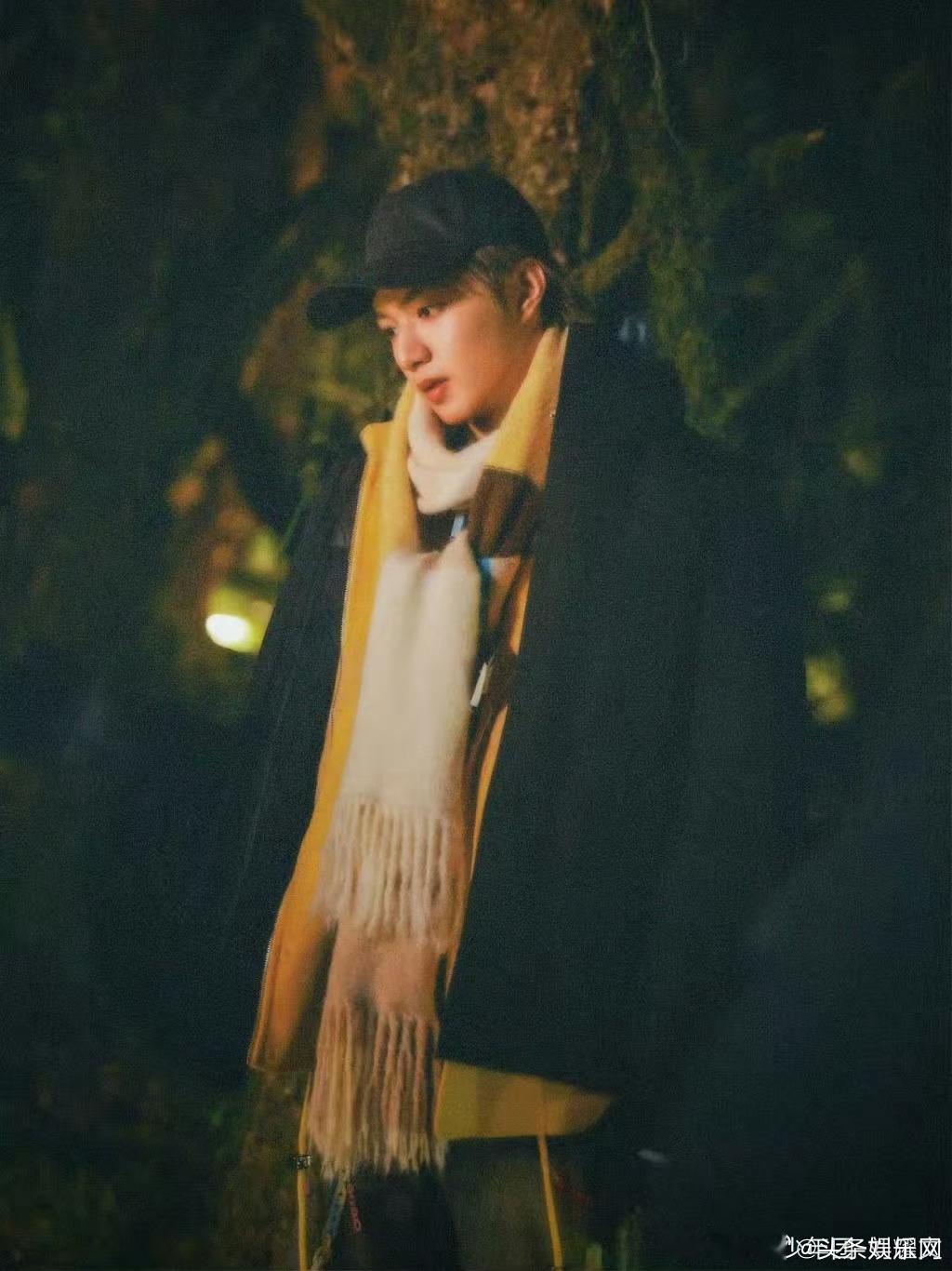 刘耀文晒挖虫照 哈哈哈哈哈哈刘耀文替虫子说话