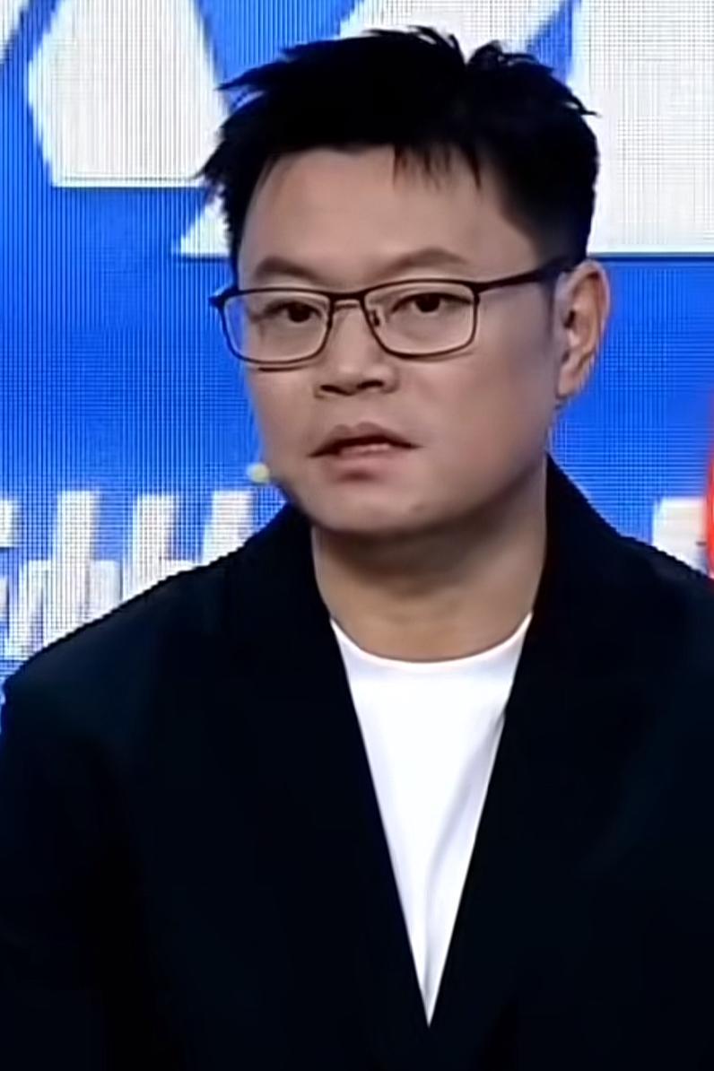 国乒前辈侯英超直播时夸赞李天阳，他表示：李天阳打得太棒了！自己打了一辈子削球都不