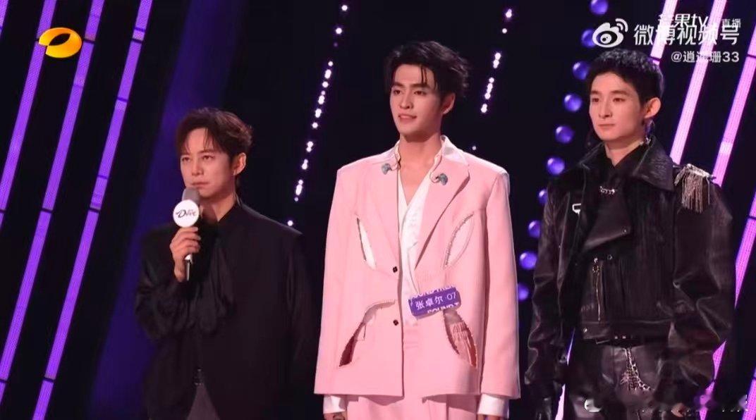 何炅 秀梅老师少上点网吧声鸣远扬 5G冲浪选手秀梅老师上线！点评危晋宇《蒙娜丽莎