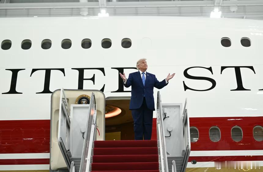 空中“倒影池”工程？（CNN）美国总统唐纳德·特朗普表示，这架由卡塔尔捐赠、曾作