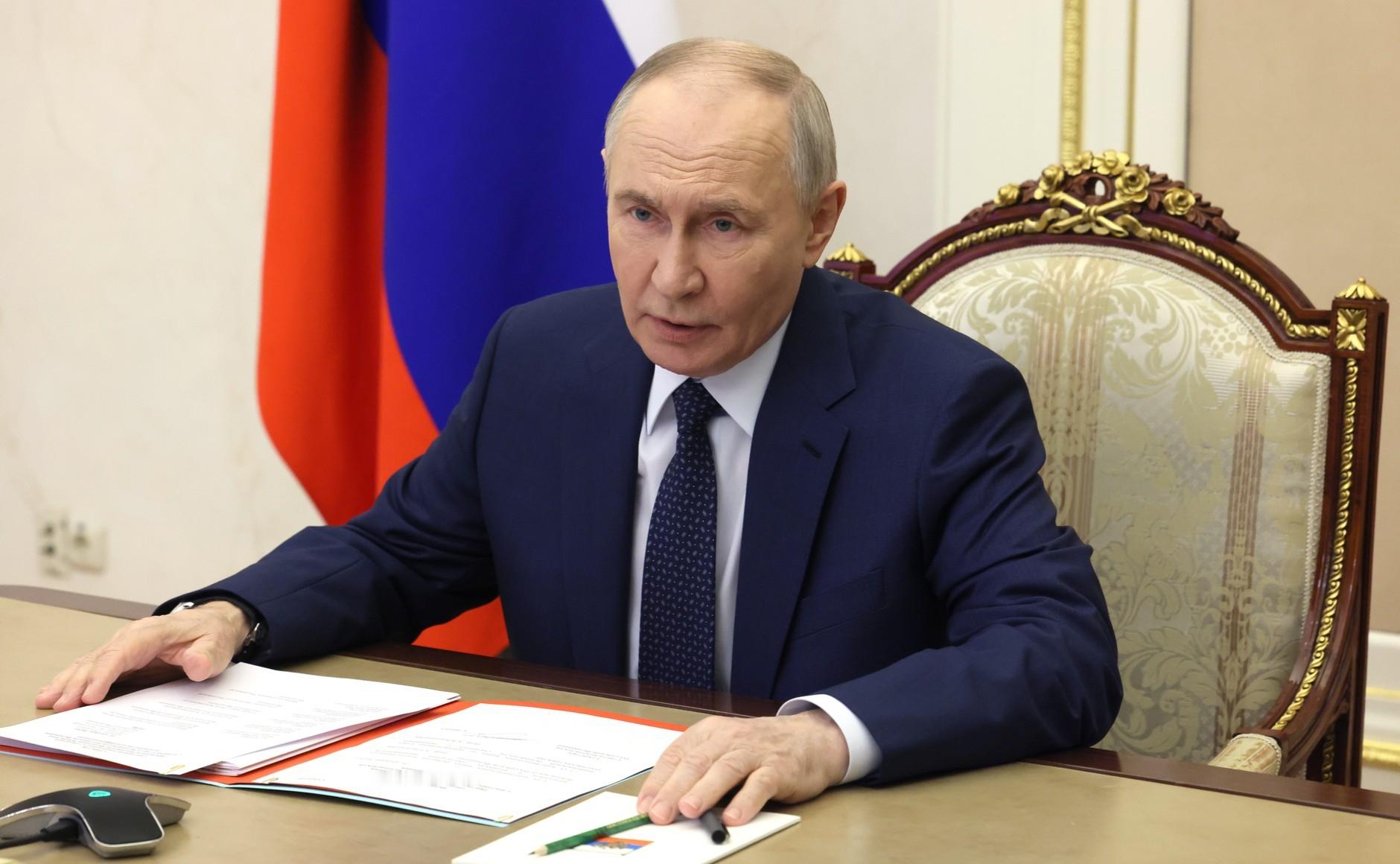 瓦洛佳小朋友  与联邦安全会议常务委员举行会议弗拉基米尔·普京通过视频连线与联邦