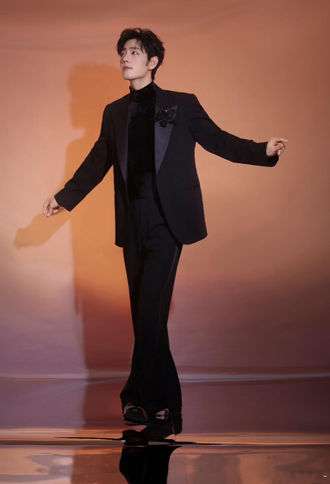 一条爱情裤从2019年穿到了2026年 两位顶流轮着穿！！！