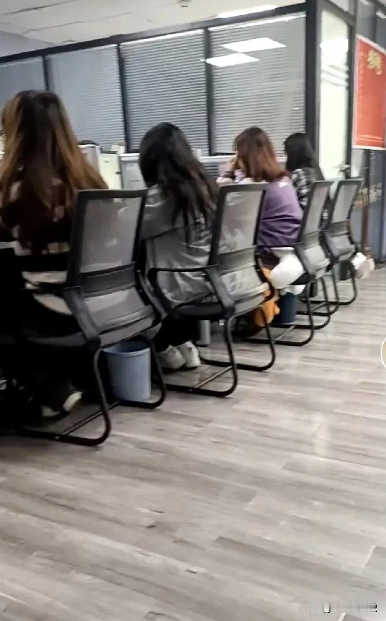 如果你失业已久，并且发现招聘网站刷烂了也总是那么几个职位，想投简历都没有新公司新