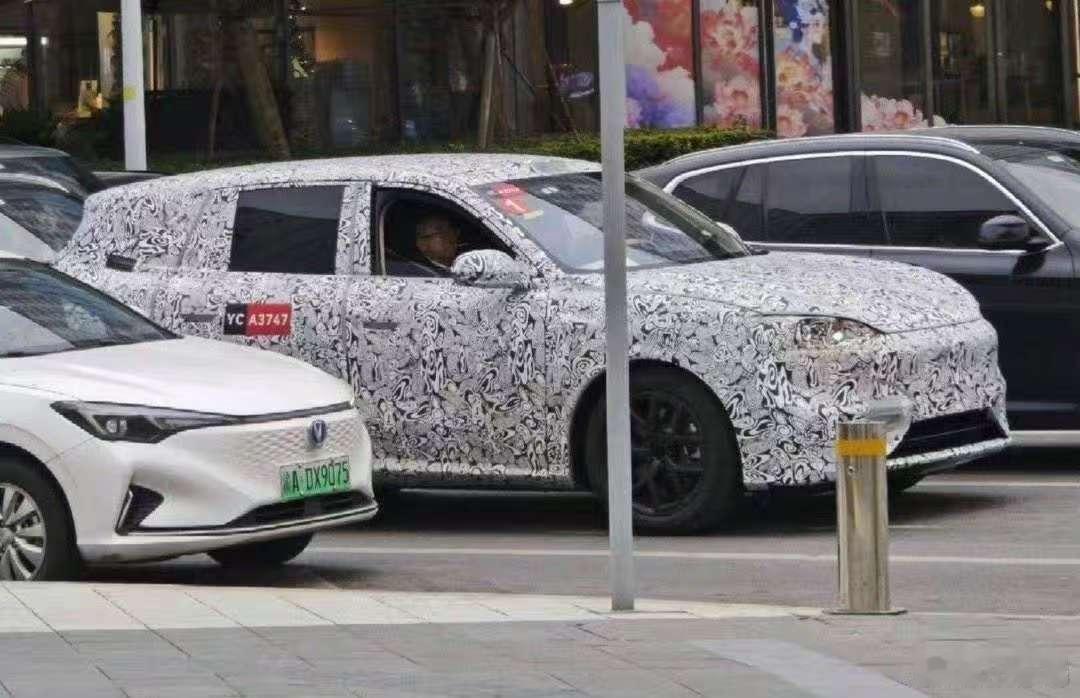 问界m6 比很多人想象中长啊，预测一下轴距2.9m，长度4.9-5m左右，实际上