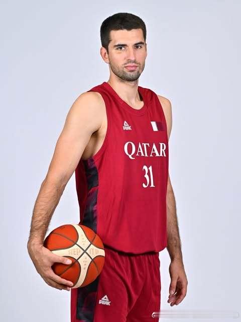 另外卡塔尔男篮集训阵容中还看到了一位原籍塞尔维亚的球员Dejan Janjic(
