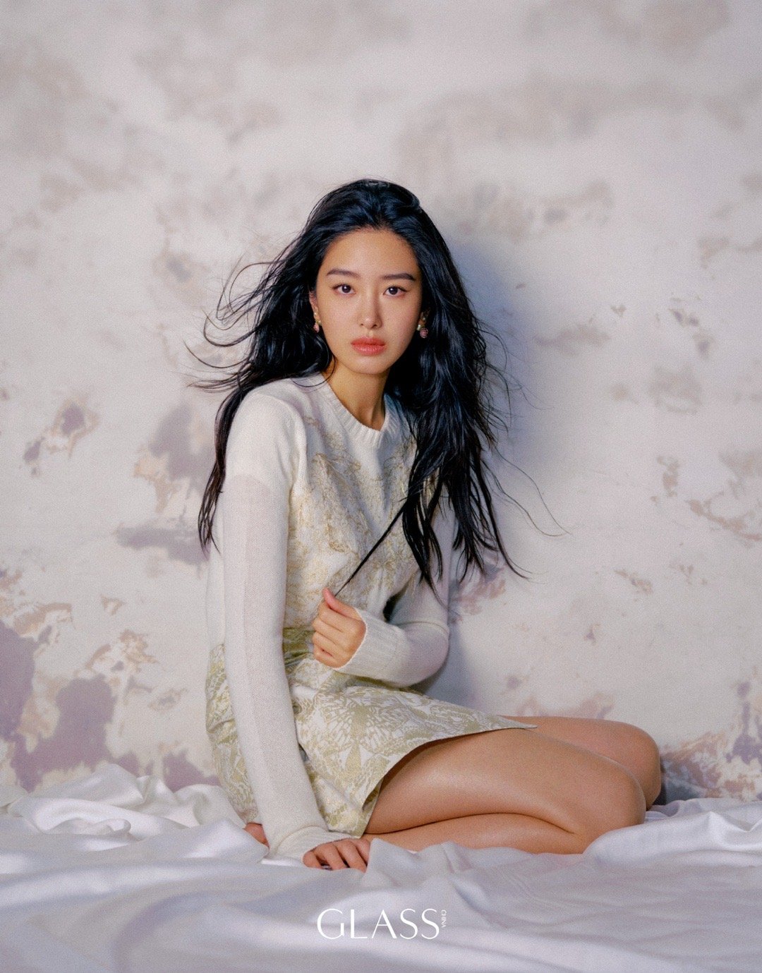 #杨采钰蝴蝶项链#、#杨采钰蝴蝶妆# 杨采钰蝴蝶项链，杨采钰蝴蝶妆，我爱了！ ​