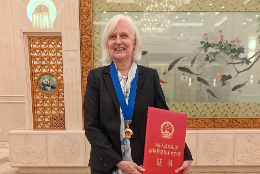 没想到中国光刻胶研发的“大佬”级别的人物竟然是她。
她就是2026年新晋中华人民
