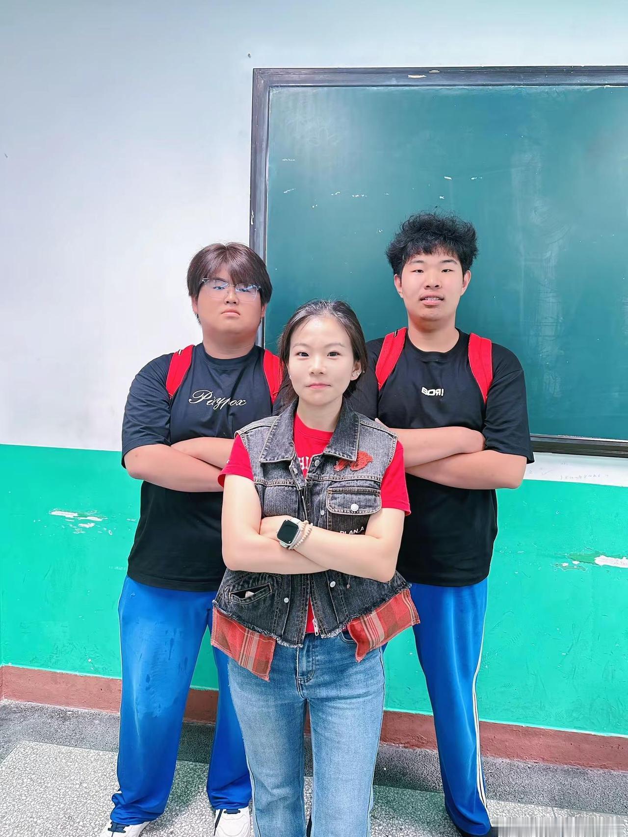 高一2班 该怎么去形容你最贴切高一2班