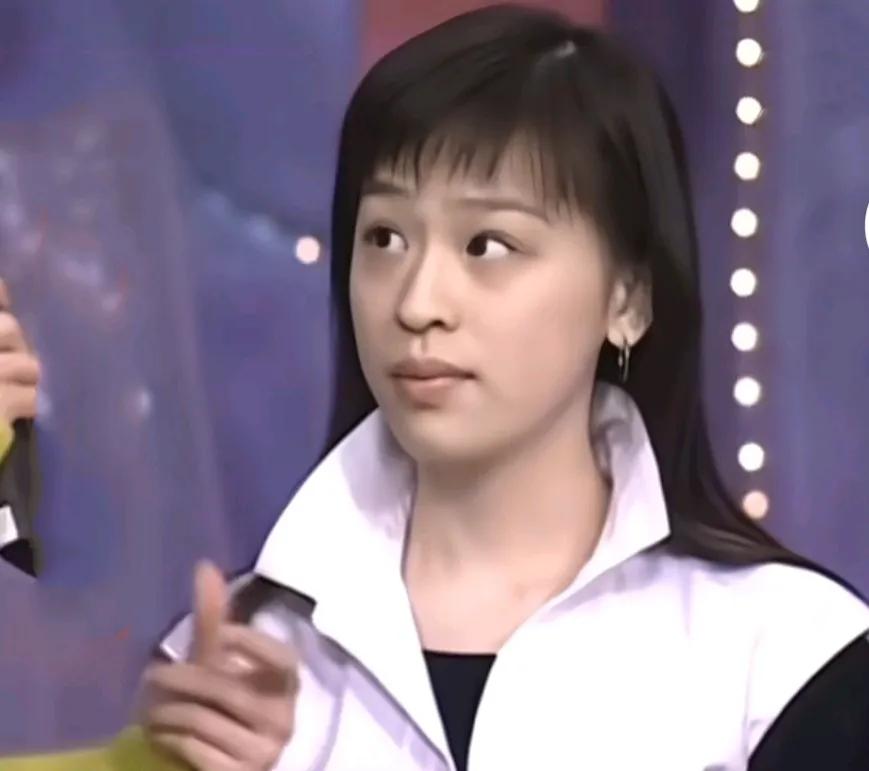 甜心教主

以前的她跟现在有点不一样

她的花期真的很长

现在妆造更精致漂亮