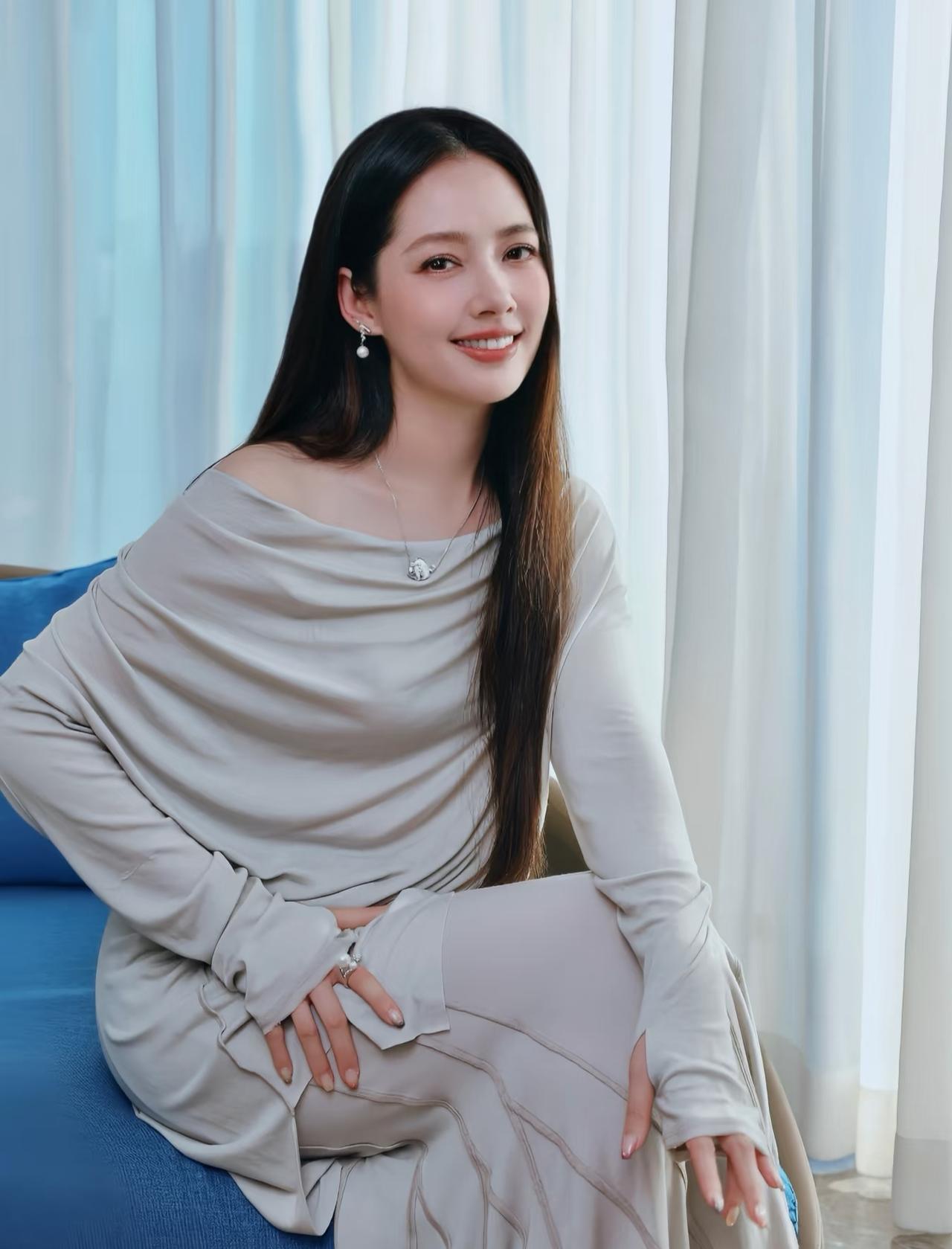 突然有点理解向太了，
虽然郭碧婷名气不大，
但我敢肯定一件事，那就是她这个人真的