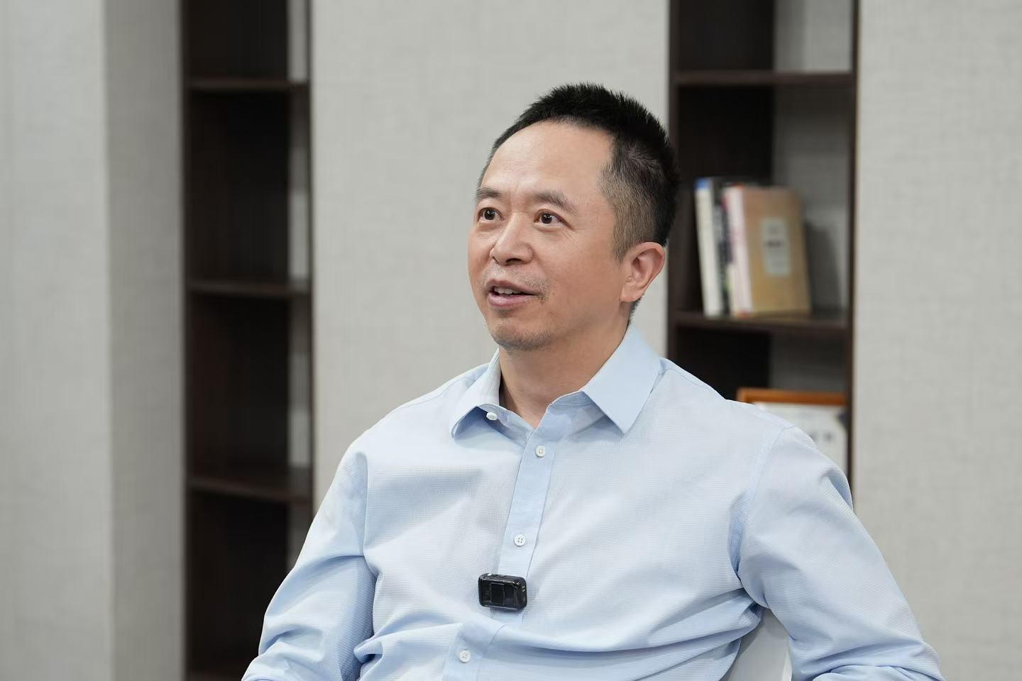 #周鸿祎说觉得AI笨是没用对#【周鸿祎评AI与“洗车难题”：不要盯着AI的弱点，