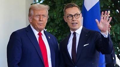 太搞笑了！芬兰总统斯图布呼吁通过桑拿外交来解决格陵兰的问题。这是他在接受接受《华