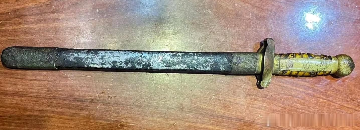 #收藏# 友张志强（目建连）先生的马步青赠佩剑，民国25年元旦 ​​​