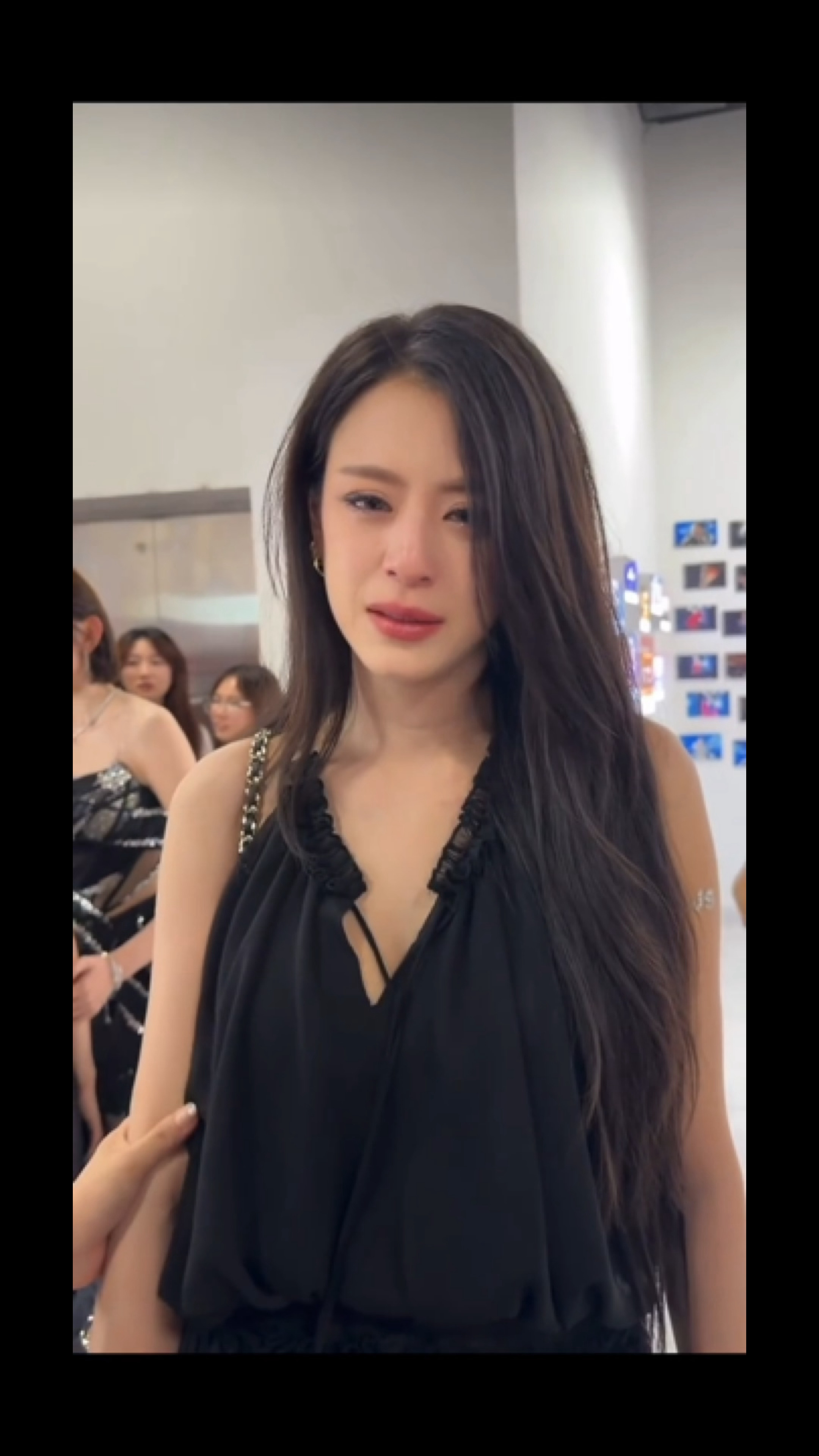 因为姐姐们离开而伤心哭了的江语晨乘风别虐我姐姐了好吗