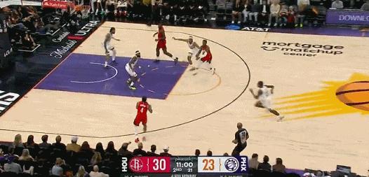 晃飞防守三分~！ 