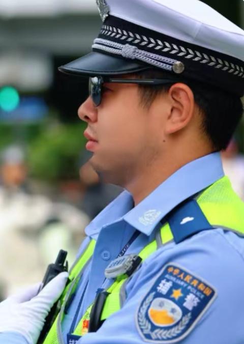 辅警不是会让你飞得有多高，而是会让你站得住‌ ！

对于经历过职场起伏、家庭负担