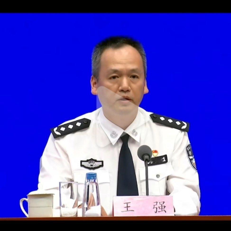 要求车企要遵守广告法，杜绝夸大虚假宣传，这是智驾管理的第一板斧。[允悲][允悲]