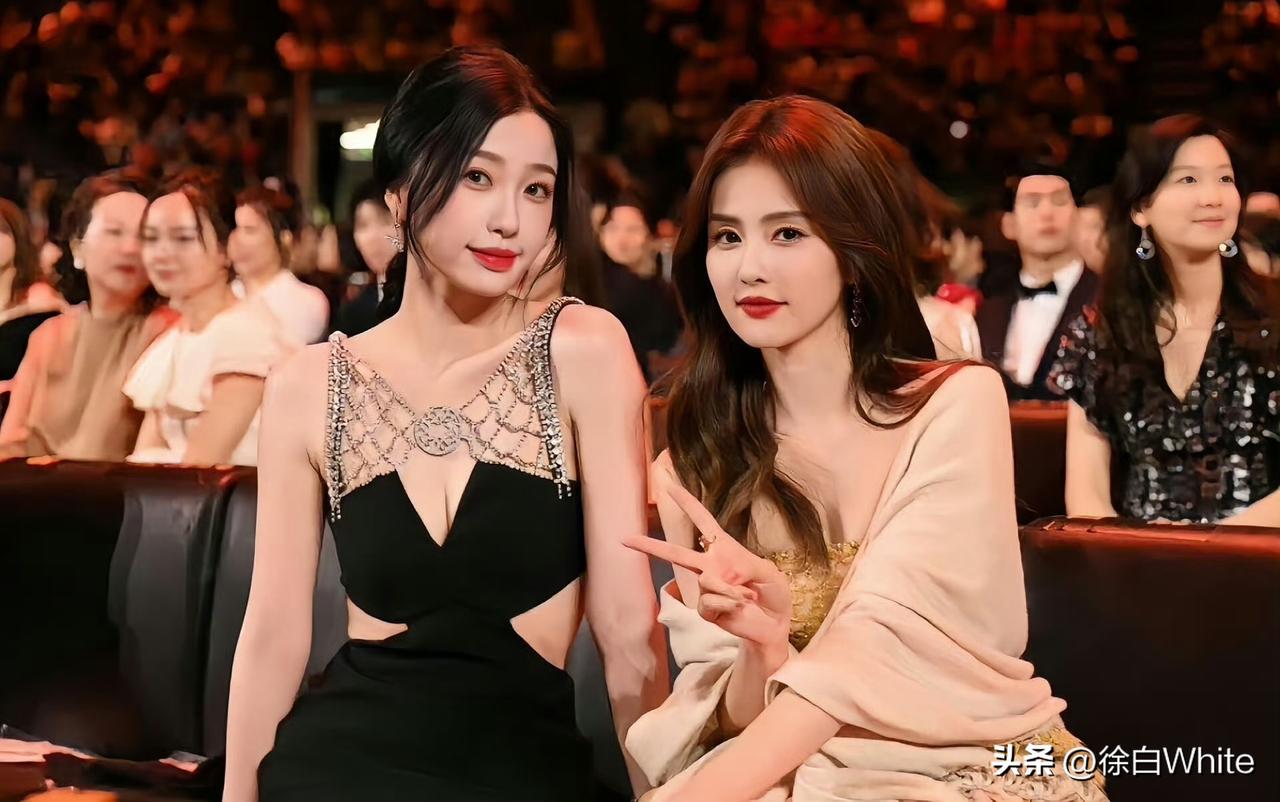 3月15日，娱记爆白鹿虞书欣绝交了！
原因是两人资源上有竞争，有次出席活动，白鹿