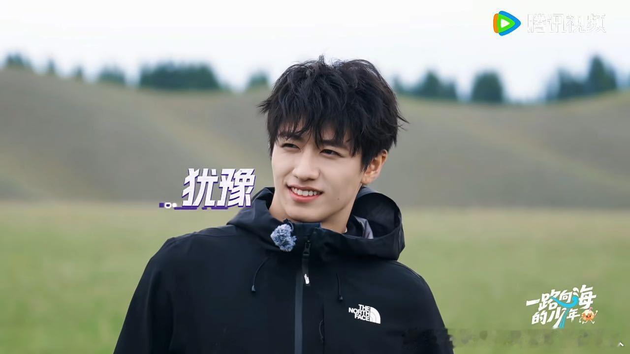 朱志鑫很容易被种草之人苏新皓给朱志鑫拍的直拍 本来朱志鑫还在犹豫要不要玩飞机，张