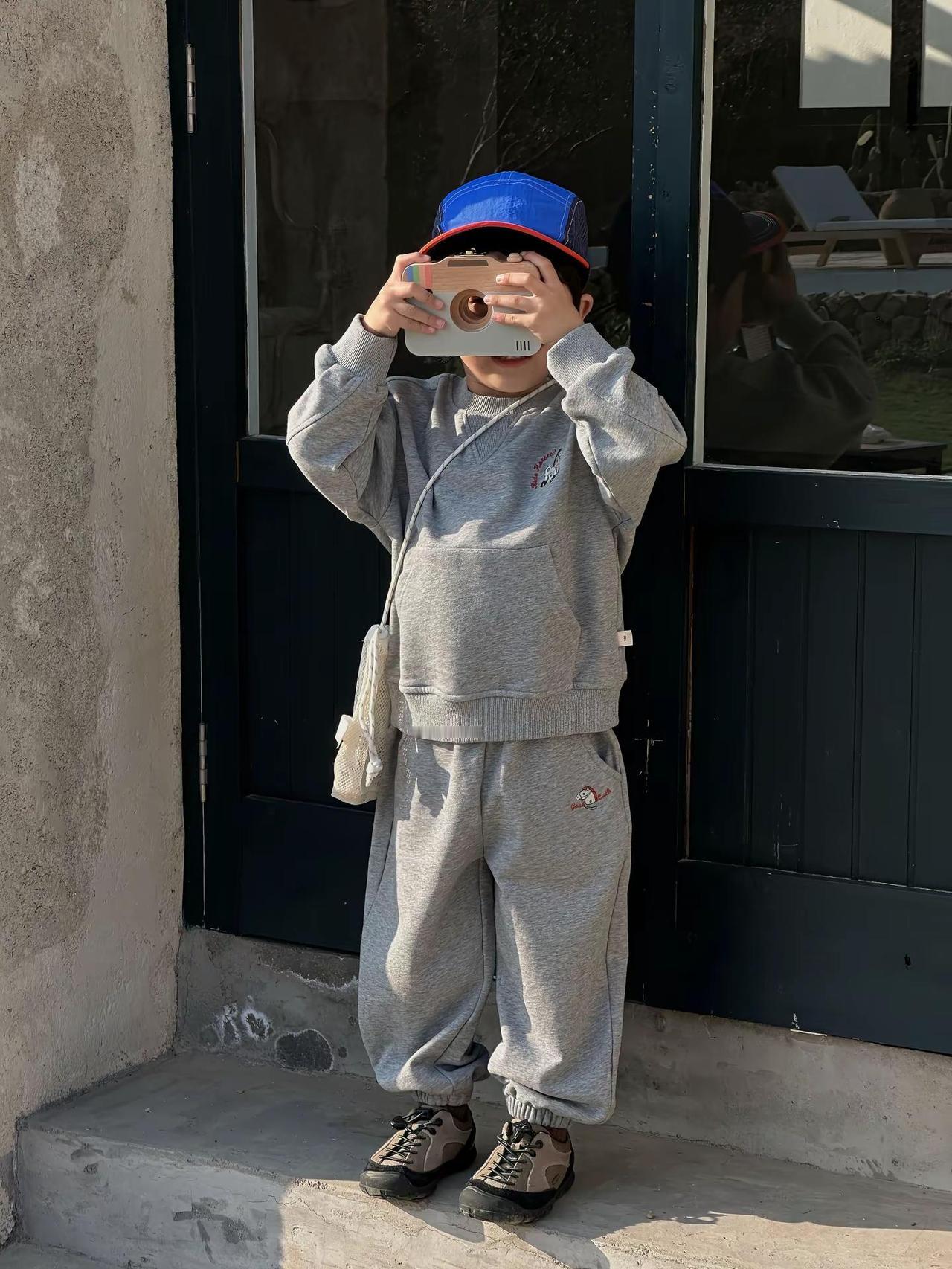 小马套装，我最喜欢棉纱底，越来越喜欢有质感的面料