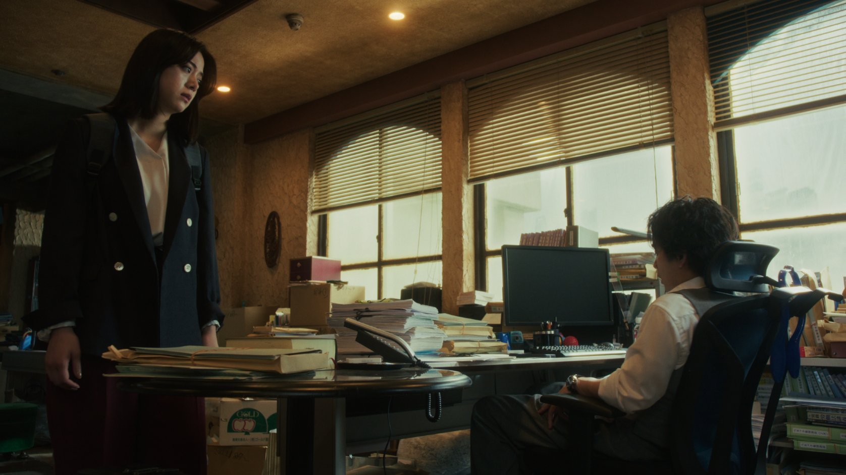 柳乐优弥、松村北斗主演Netflix犯罪剧集《九条的大罪》释出一组剧照，将于4月