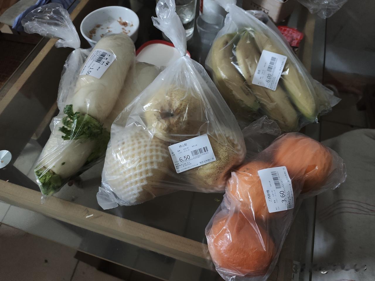 买了一大袋17.9元，提起来有的重。