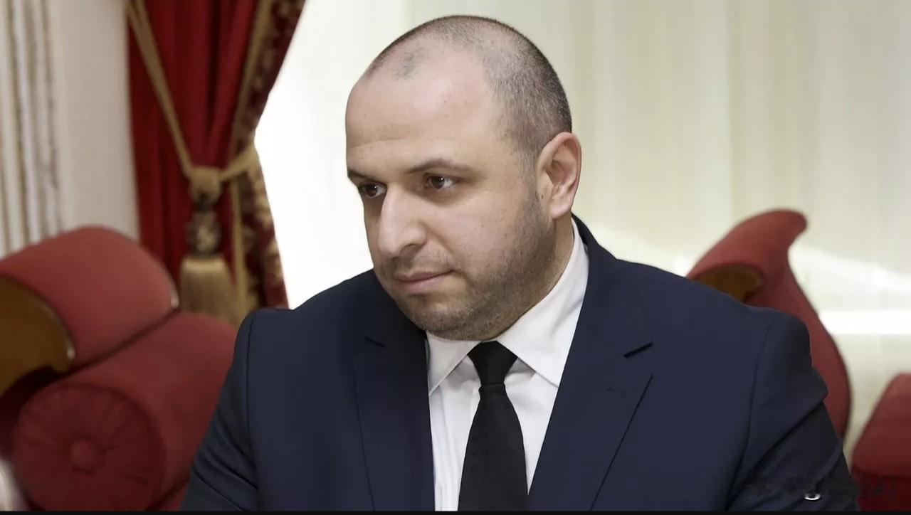 【莫斯科1月22日电】据俄罗斯新闻社报道，乌克兰国家安全与国防委员会秘书鲁斯特姆