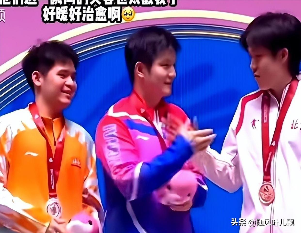 国乒为什么强大？

以前国乒强大，是因为每个时代都有至少两个人撑场子，比如：刘国