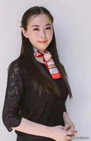 成都大学9月30日发布的一则通报，引发各界复杂观感。
通报明确，音乐与舞蹈学院原