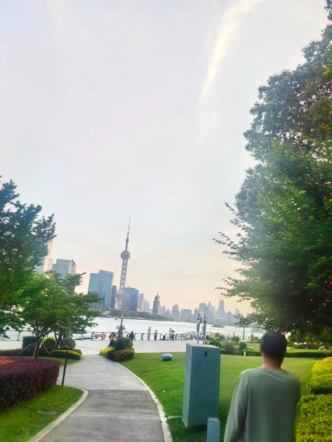 上联：开开心心庆团圆。恭请下联急急忙忙返家乡。