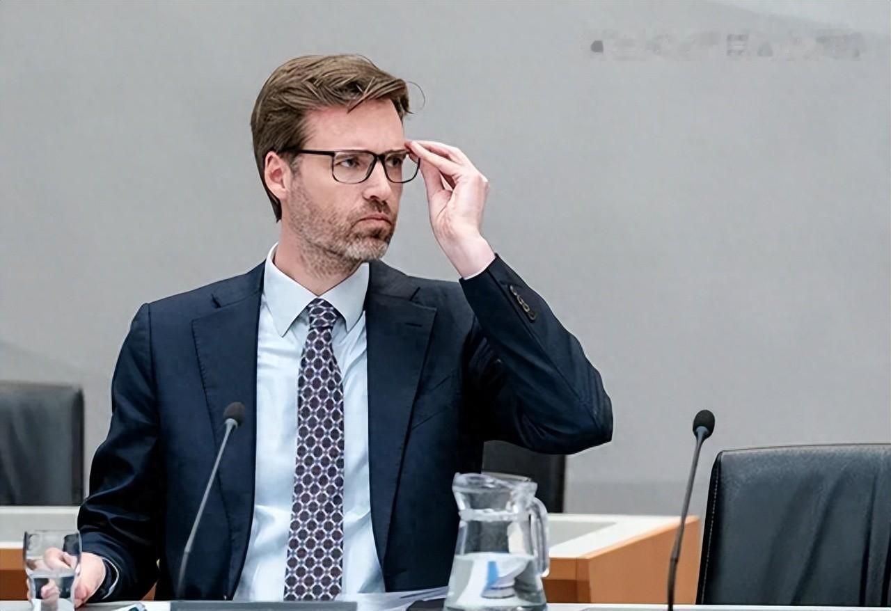 安世矛盾悬而未决，荷兰 17 家半导体企业主动组团访华，大臣提前立字据避谈台海，