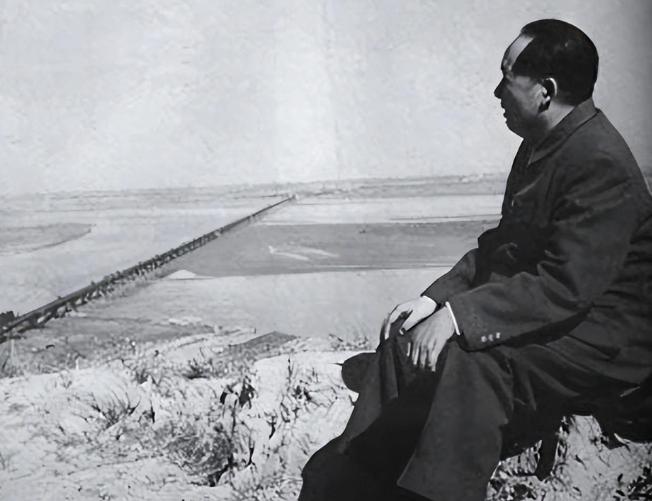 1958年，中国宣布领海宽度由3海里提升为12海里，消息传出，西方国家集体抗议，