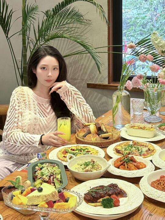 湖滨‼️被鲜花💐包围浪漫鼠了…