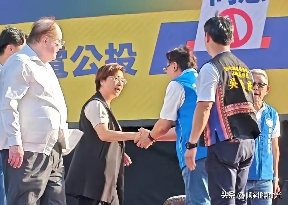 “千呼万呼始出来”，国民党籍彰化县长王惠美跟立委谢衣鳯终于跟魏平政同台参加活动了