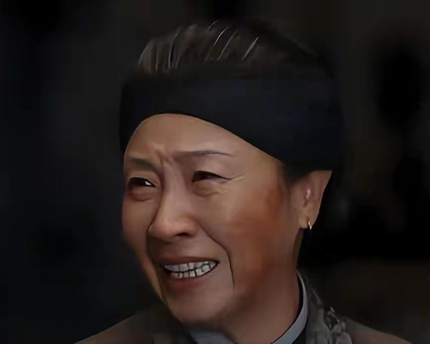 《家业》比起姑姑骆梦真，骆文谦的格局还是小了。
这部剧骆文谦一出场，就是奔着复仇