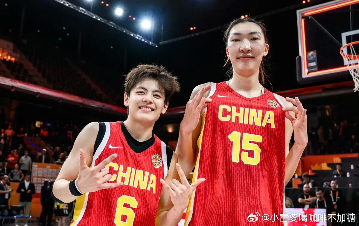 中国女篮VS意大利女篮女篮世界杯D组末轮，中国女篮71‑51大胜意大利，锁定小组