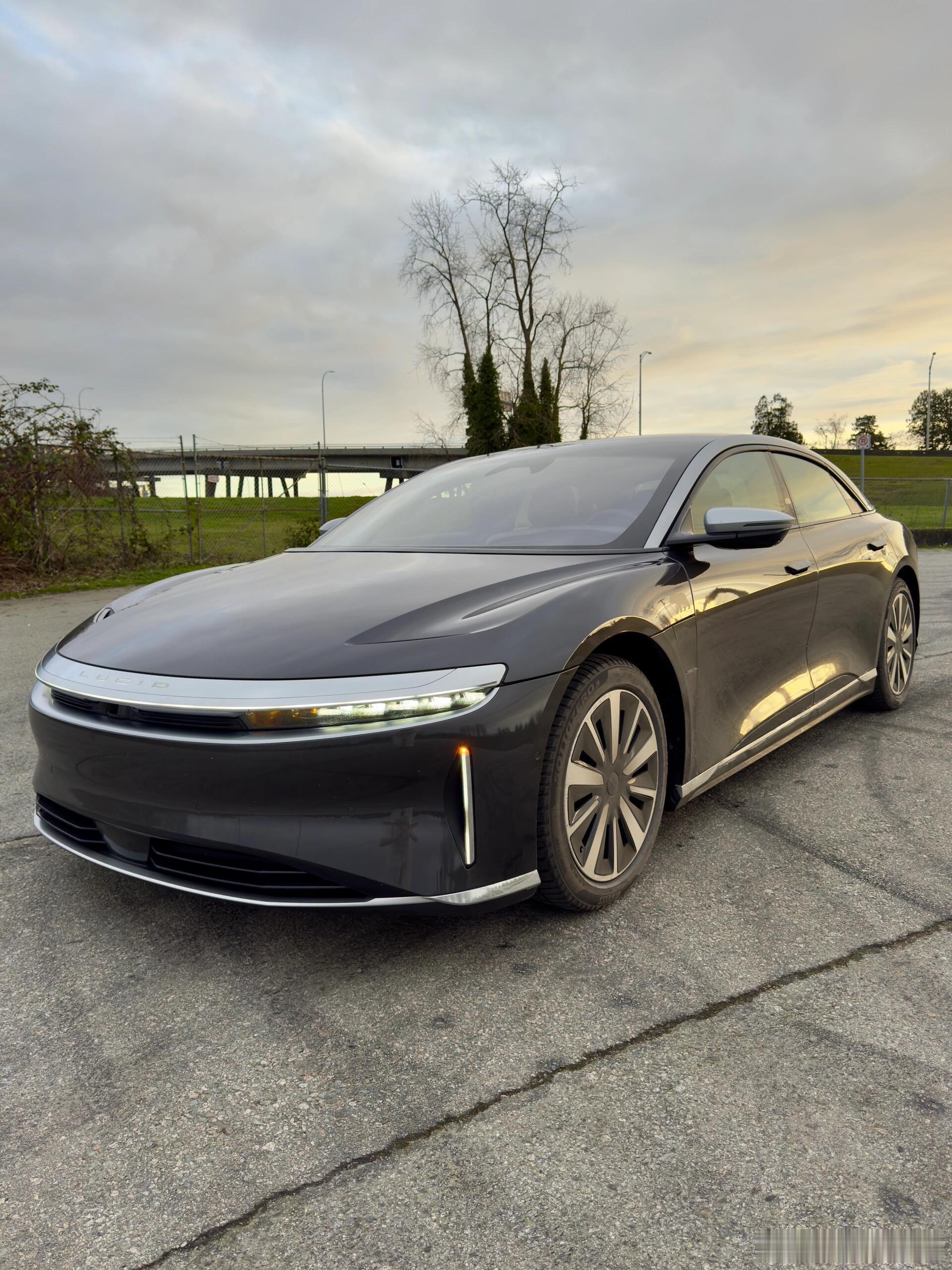 Lucid Air1.续航表现：GT车型EPA标定830KM，气温0-5度，城市