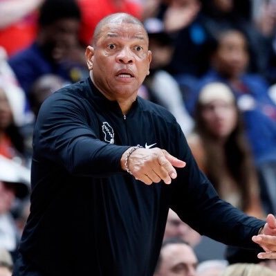 Shams：里弗斯将不再担任雄鹿主帅一职。意料之中。NBA