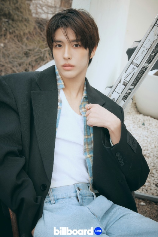 【SMTR25】新杂志图，SM快让帅哥们出道！ 