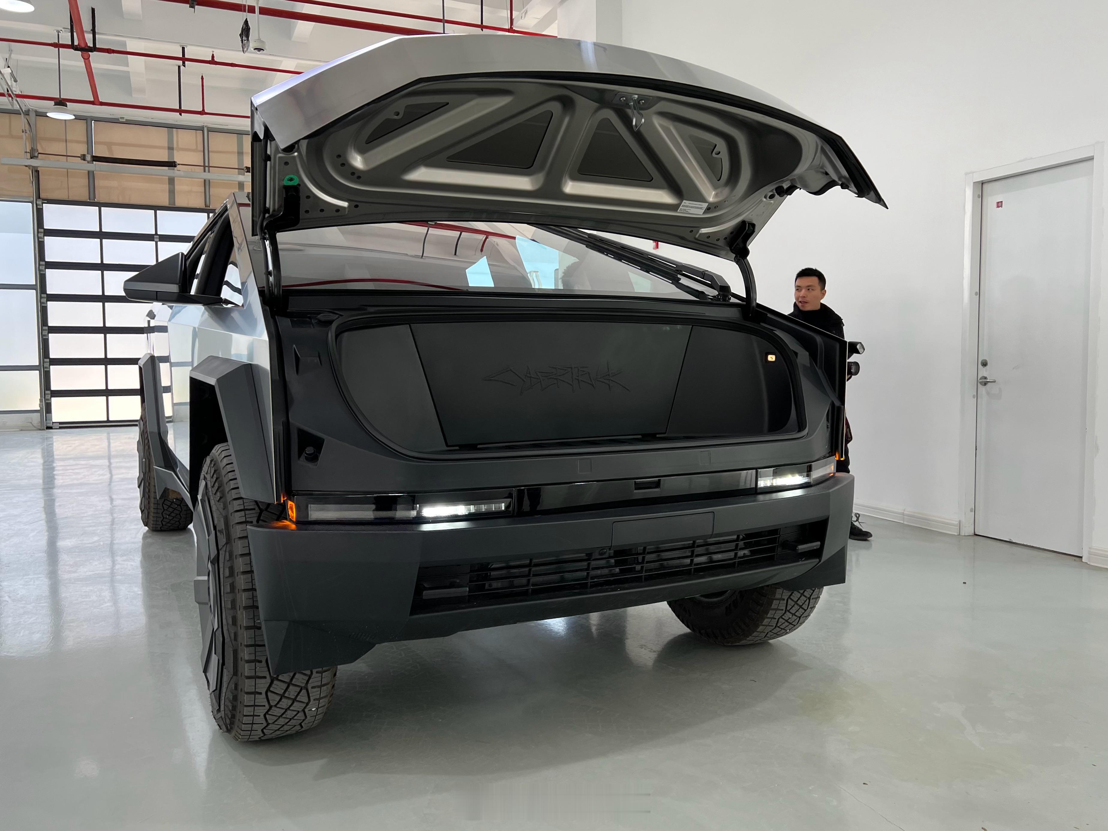 不算冷的冷知识：在乐道 L90 出来之前，有四台电动车采用了类似的前备箱设计Lu