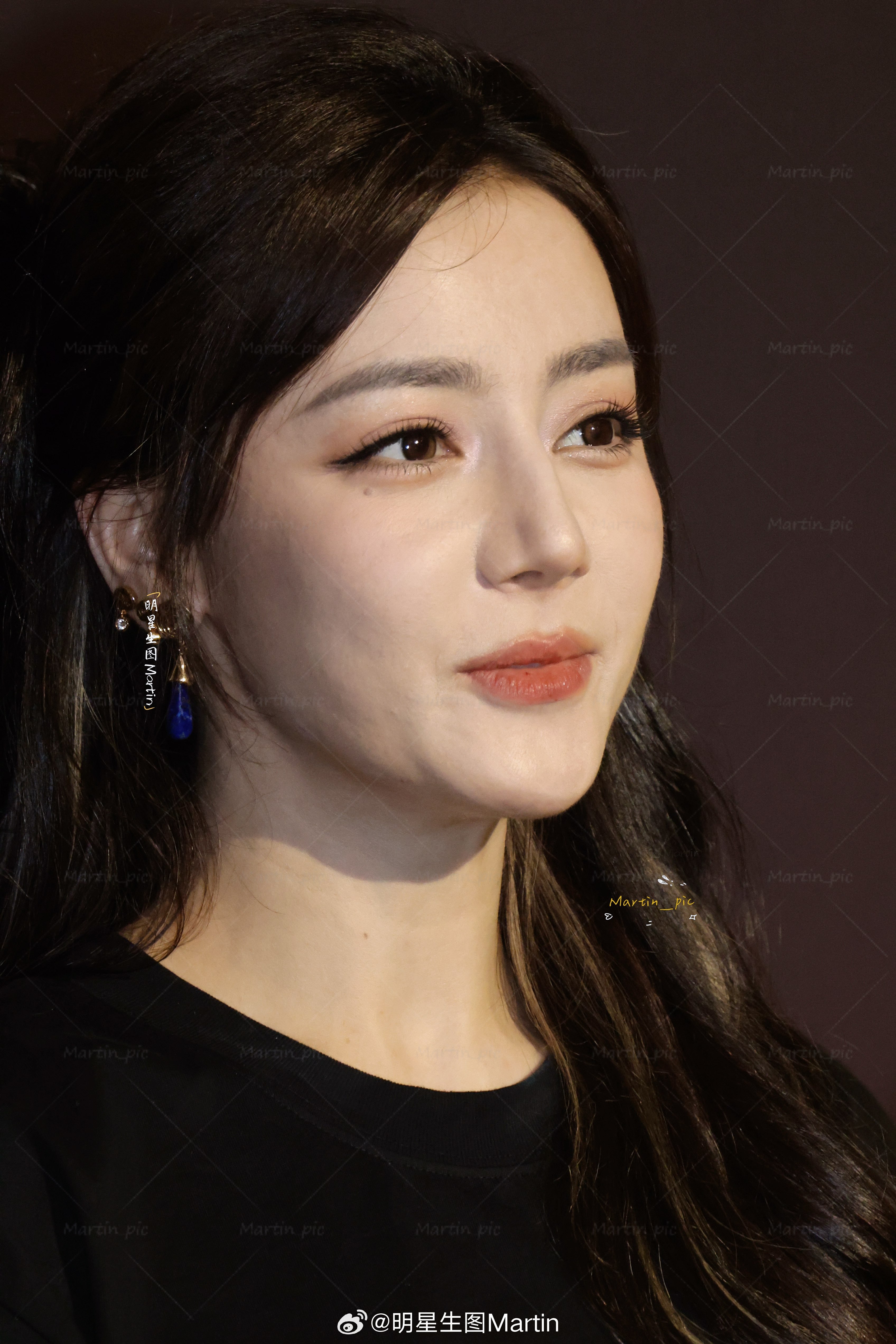 迪丽热巴迪丽热巴杭州路演路透迪丽热巴 杭州路演路透生图掉落~怼脸颜霸上线