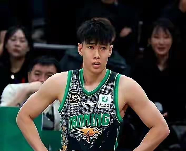 辽宁男篮三外援集结完毕，马基斯·克里斯、凯勒·爱德华兹、谢里夫·库珀联手。库珀回