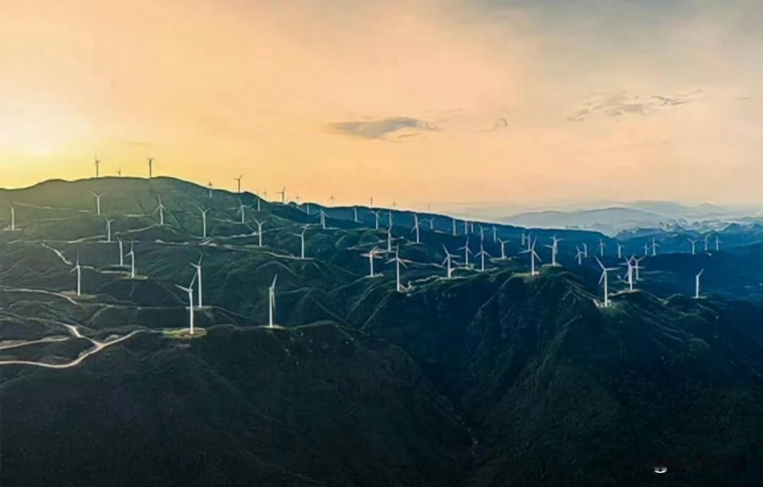 特朗普再次表态反对风力发电。
他声称，中国等非常成功的国家都在使用美丽的煤炭，只