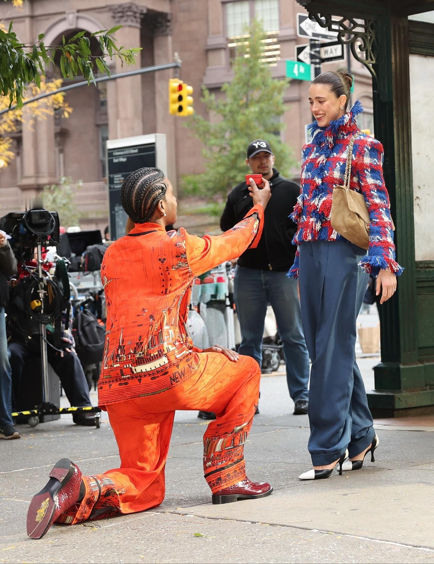 求婚桥段听说是在拍香新广 ​​​