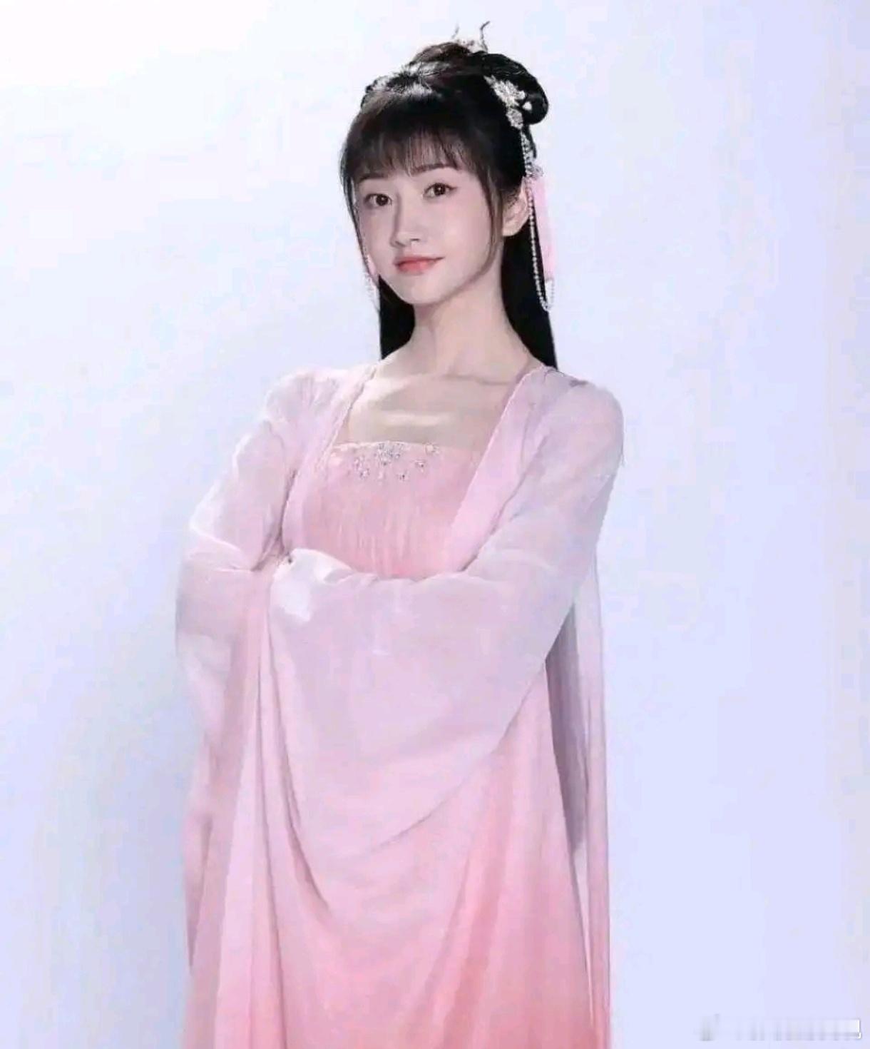 当年沉香如屑女主是景甜，她和成毅的定妆照都拍好了，最后辞演的原因到底是什么？ ​