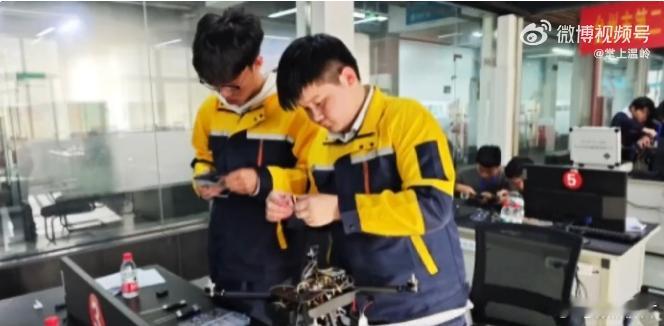 温岭学子技能爆表揽下七项冠军 凭技能闪耀，用冠军说话！温岭学子用七枚金牌，定义了