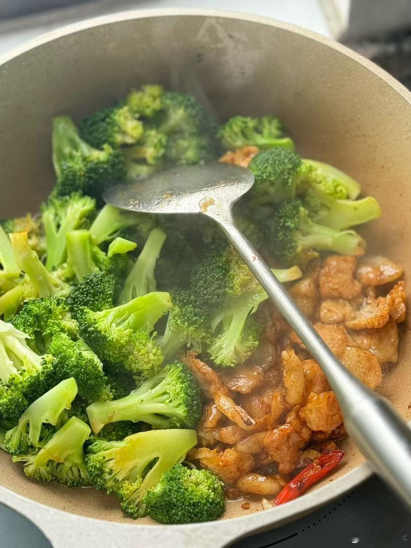 这个猪肉香喷喷看饿了没 