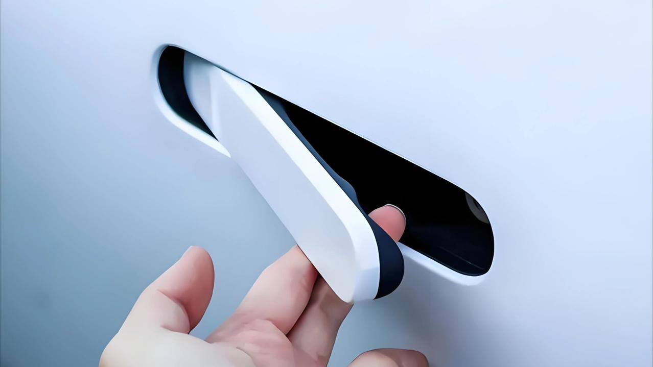 谁能想到，汽车上一个小小的门把手，竟让中国成了全球汽车安全领域的“规则制定者”？