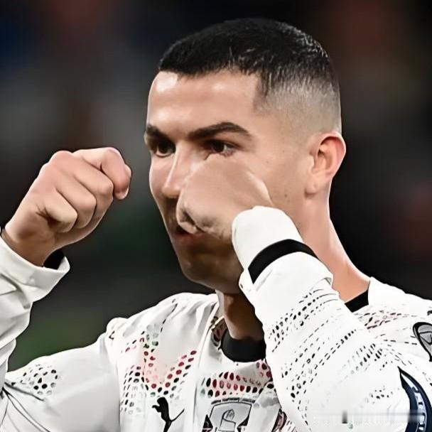 因吹思婷！因吹思婷！
这个男人，不仅帅，还有钱，更重要的是：特别有趣。

今日凌